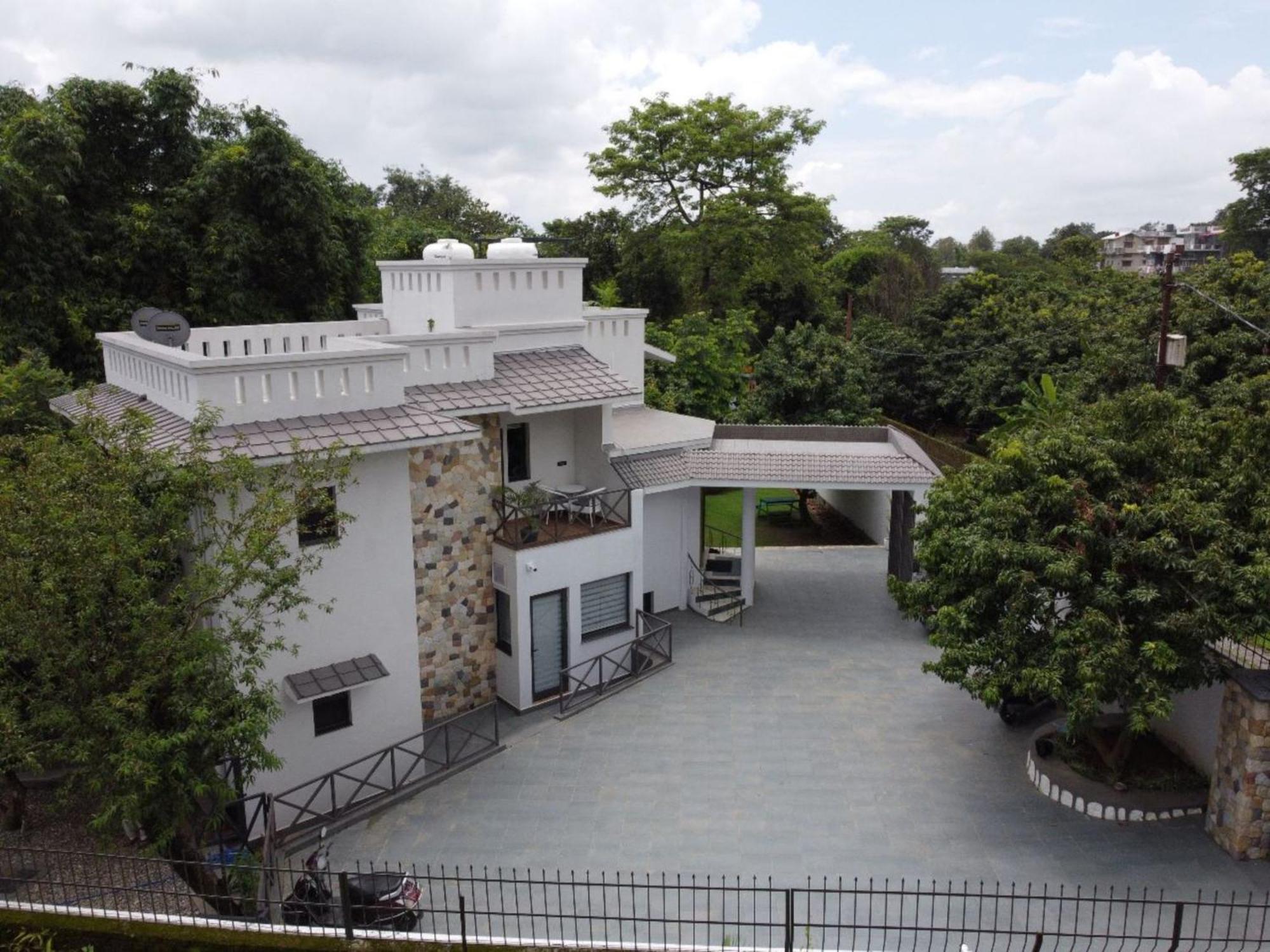 Villa Sierra Sky - Exquisite Elegant 4 Bedroom Villa 德拉敦 外观 照片