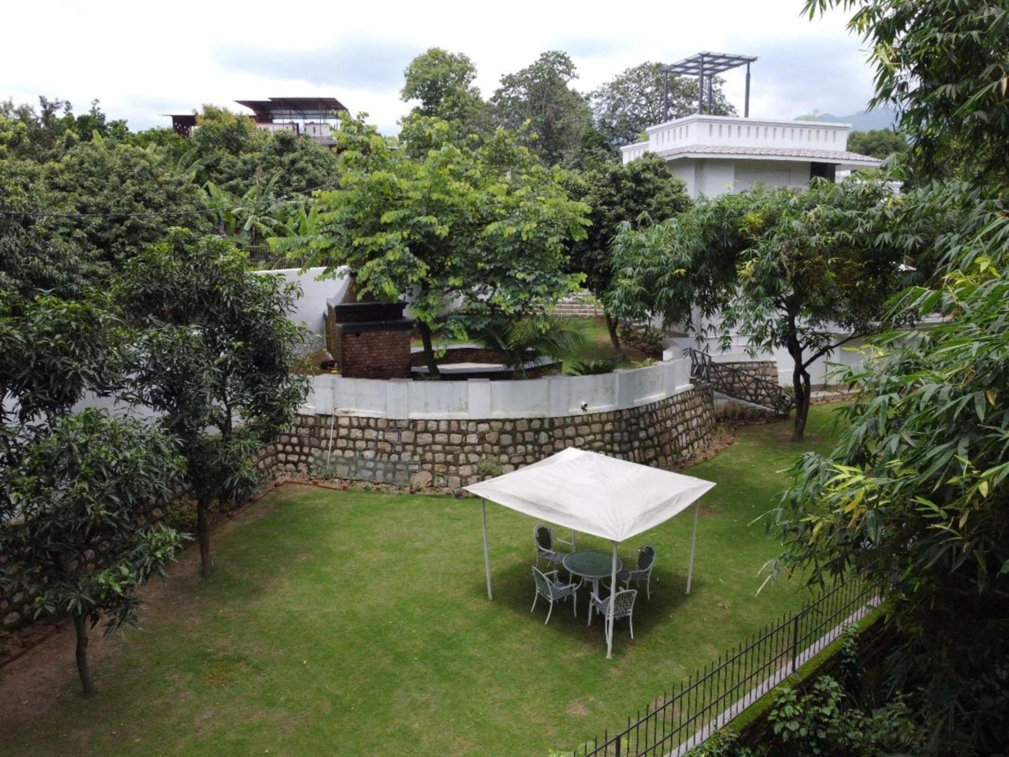 Villa Sierra Sky - Exquisite Elegant 4 Bedroom Villa 德拉敦 外观 照片
